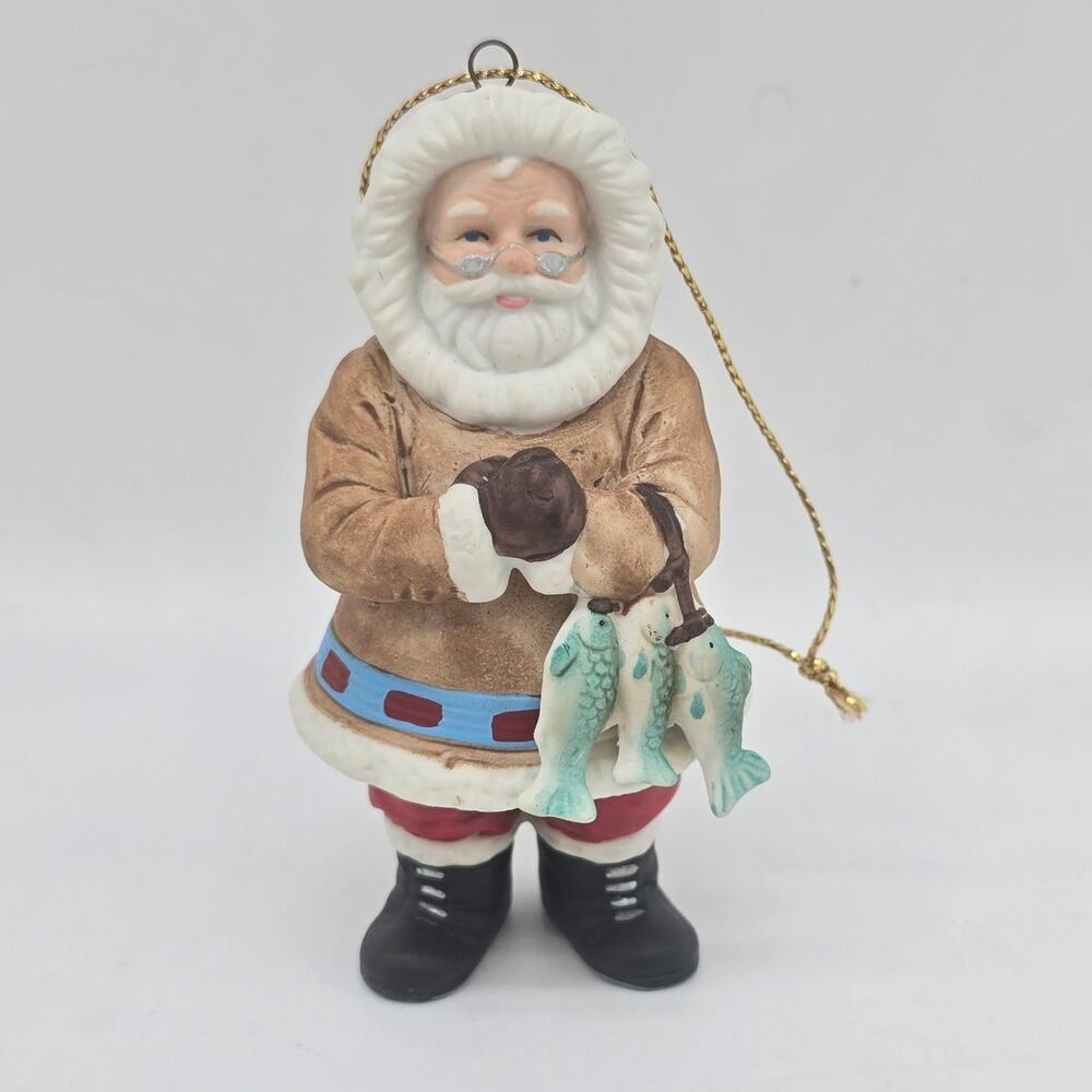VTG Danbury Mint Santa Around the World Christmas Tree Ornament-Greenland EUC